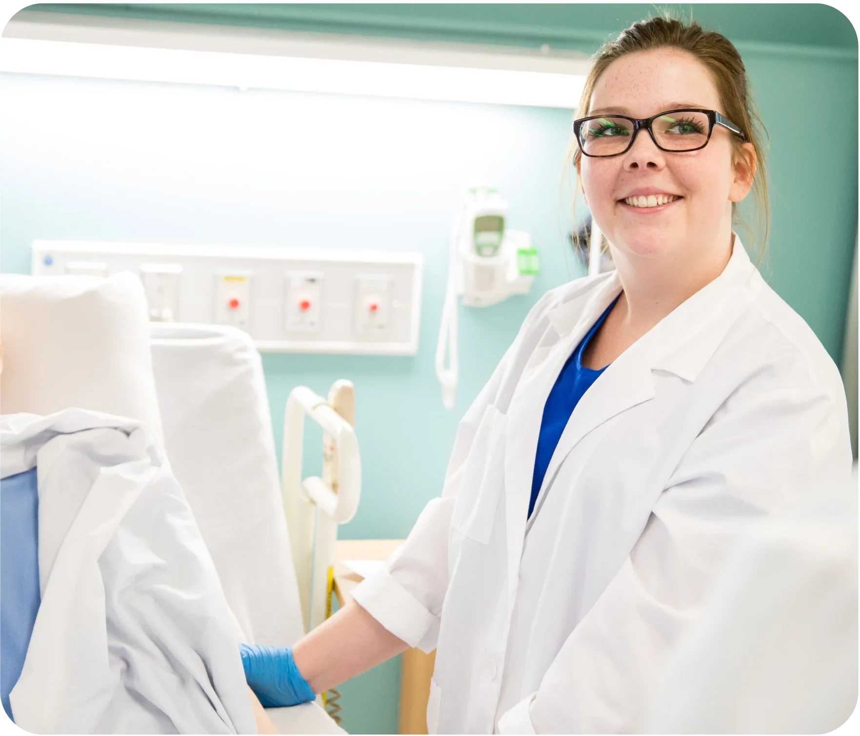 A student in the Bachelor of Science in Nursing Program At Oulton College.